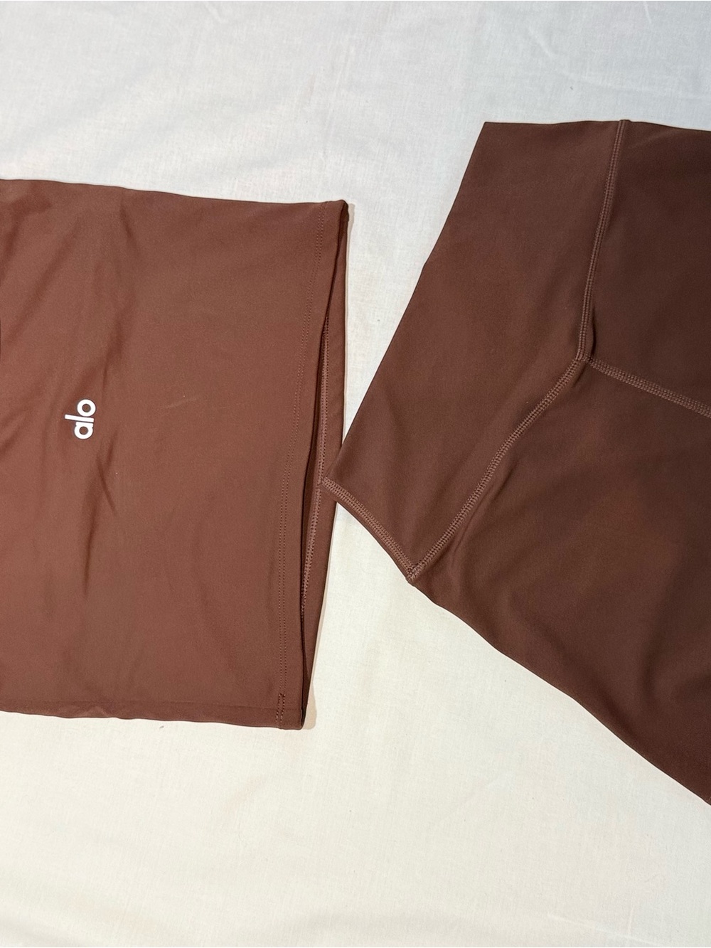 ALO Yoga Mauve Brown Active Crop Top & Biker Shorts Set - Picture 2 of 4
